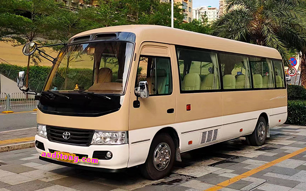 深圳22座丰田出租