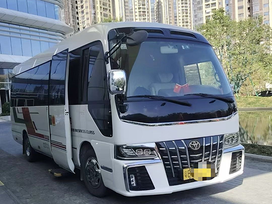 深圳丰田12座蒙娜丽莎出租-顶配豪华商务