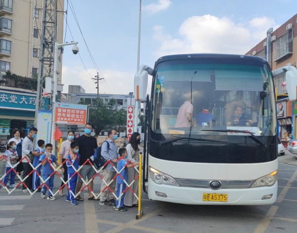 学校包车旅游