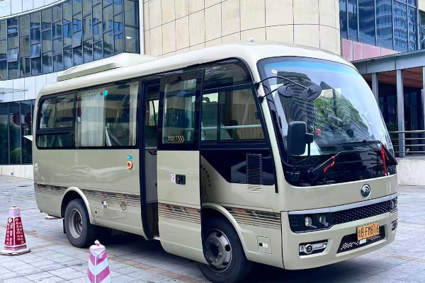 15-19座中巴